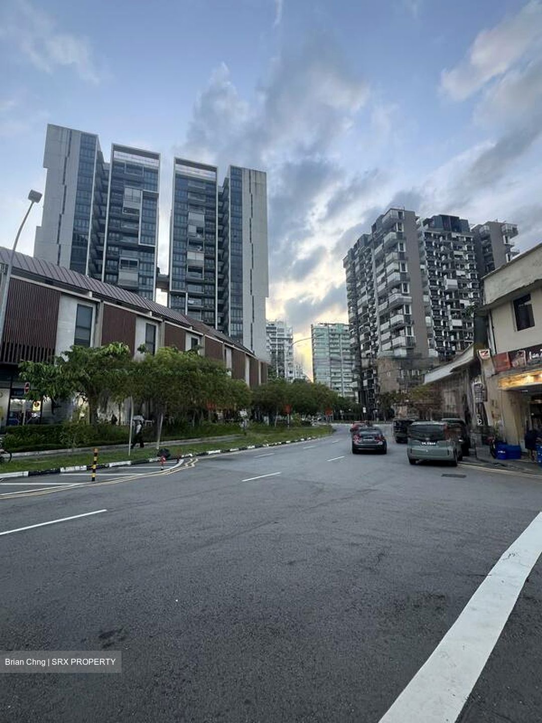 Kwong Avenue (D13), Retail #462655571